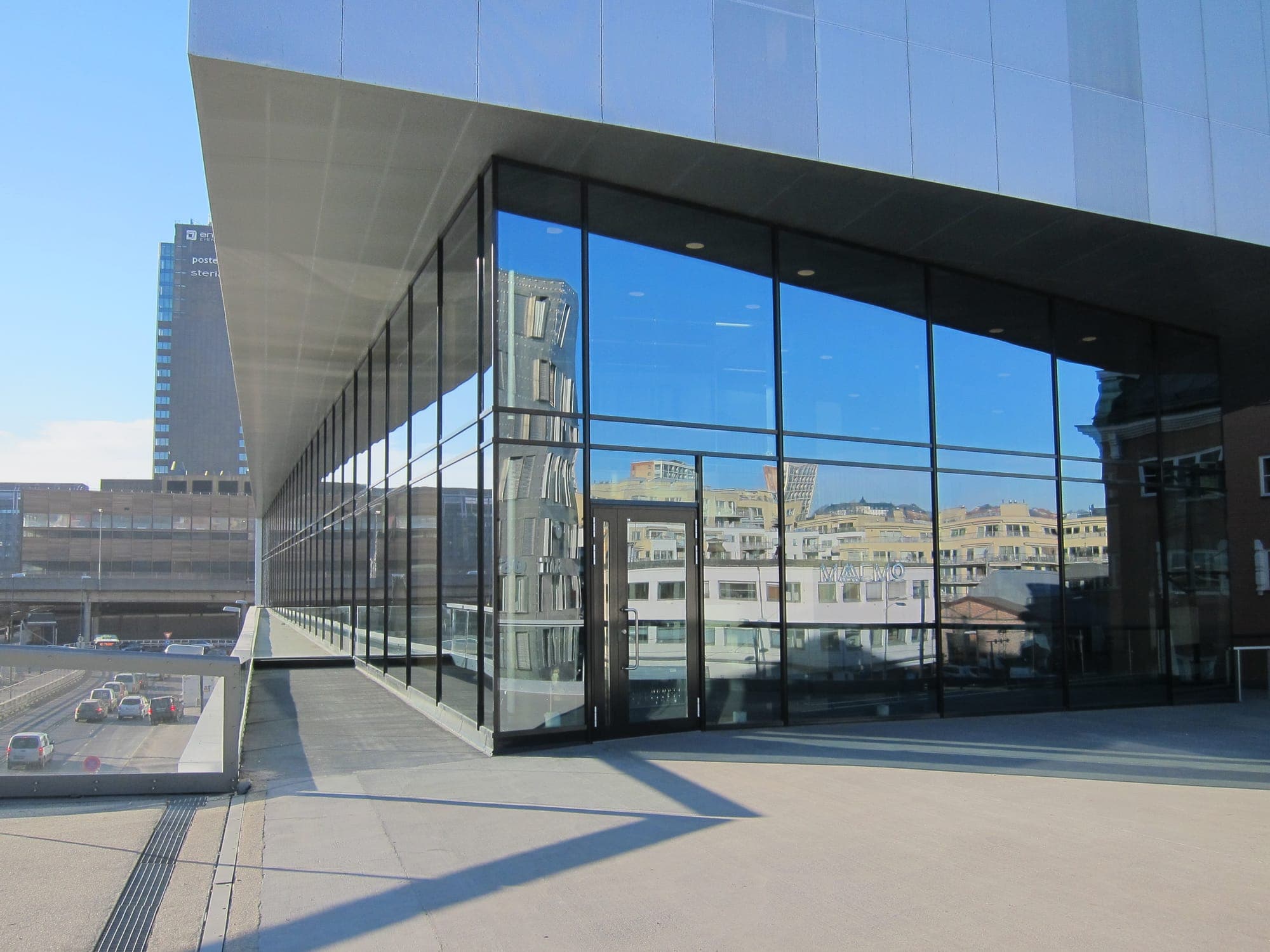 Glass corner of the modern Bjørvika block housing Maaemo