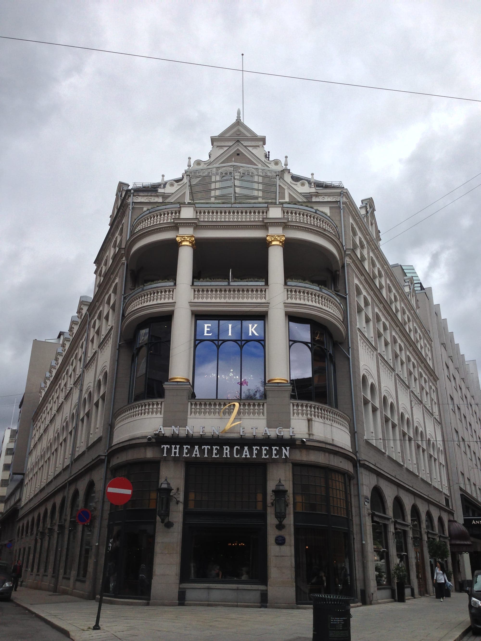Theatercaféen's ornate corner of the Hotel Continental building